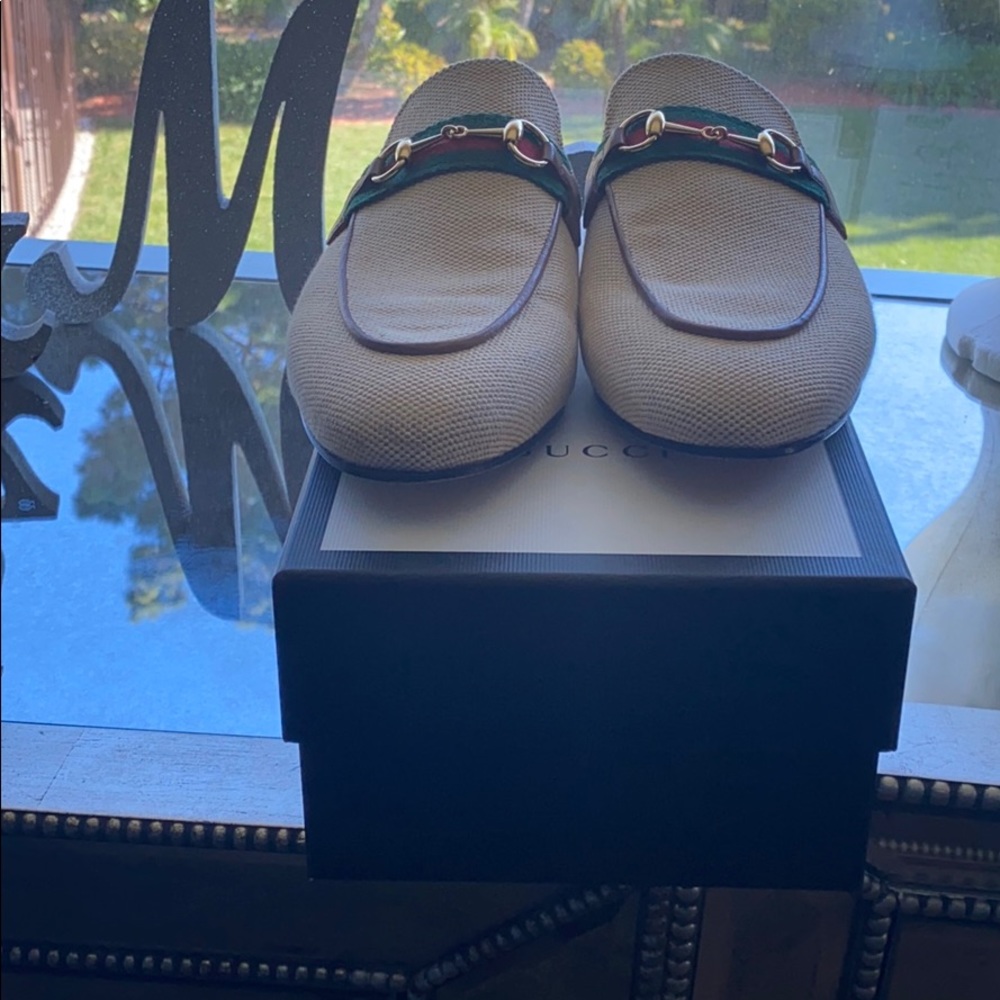 Gucci flat shoes